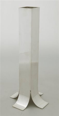 LINO SABATTINIUn vaso "Stele" per ARGENTERIE SABATTINI, 1963. Metallo...