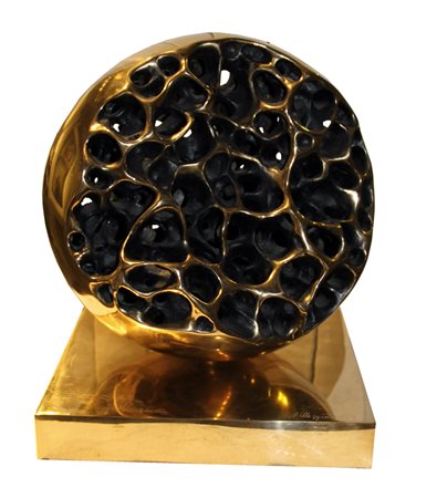 Gianfranco MEGGIATO (Venezia, 1963-) Sfera erosa, 2007, bronzo, cm. 38 x 30 x...