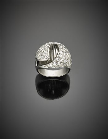 Anello in platino con pavè di diamanti g. 13,50 misura 12/52 A diamond set...