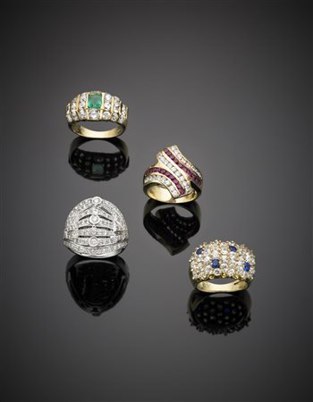 Lotto composto da quattro anelli in oro giallo e bianco, diamanti, gemme di...