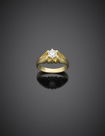Anello in oro giallo con diamante solitario , g.7,20 misura 19/59 Yellow gold...