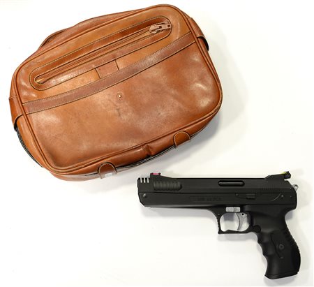 Pistola ad aria compressa HW40PCA, contenuta in borsa di pelle con libretto...