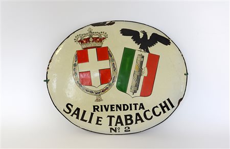 Placca smaltata di forma ovale della rivendita Sali e Tabacchi, numero 2 (cm...