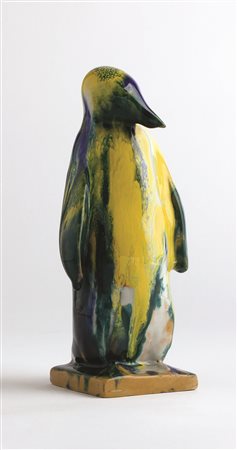 ALFREDO BIAGINI Pinguino, Anni ‘30 Ceramica smaltata policroma, h 21 cm