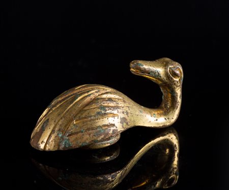 Arte Cinese Fibbia in bronzo dorato a forma di anatra Cina, periodo Stati...