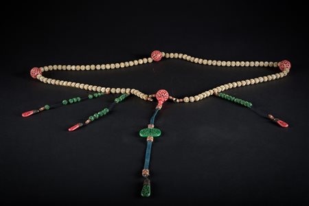 Arte Cinese Importante collana imperiale (Chao Zhu) in avorio intagliato...