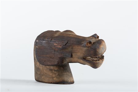 Arte Cinese Testa di cavallo in legno scolpito Cina, dinastia Han, III AC -...