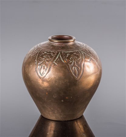 Arte Cinese Vaso in bronzo Cina o Giappone, XIX secolo . -. Cm 13,50. La...