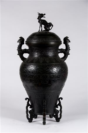 Arte Giapponese Imponente vaso in bronzo Giappone, periodo Meiji, XIX secolo...