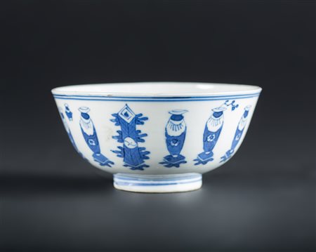 Arte Cinese Ciotola in porcellana bianco/blu dipinta con antichità Cina,...