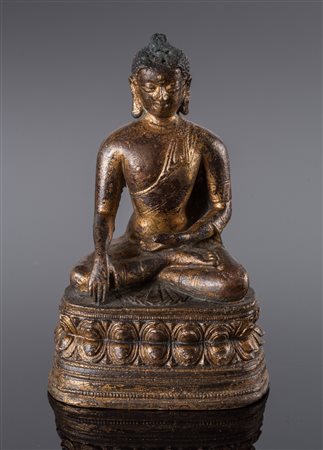 Arte Himalayana Statua in bronzo con tracce di doratura raffigurante Buddha...