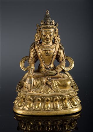Arte Himalayana Statua in bronzo dorato raffigurante Akshobya Cino-Tibet,...