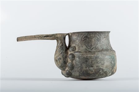 Arte Islamica Vaso in bronzo a becco lungo Persia, periodo pre-islamico. -. ....