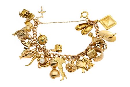 BRACCIALE Peso gr 86,8 in oro 9 Kt, con 23 charms pendenti in oro 9Kt e in...